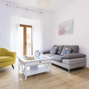 Genteel Plaza Nueva Apartment
